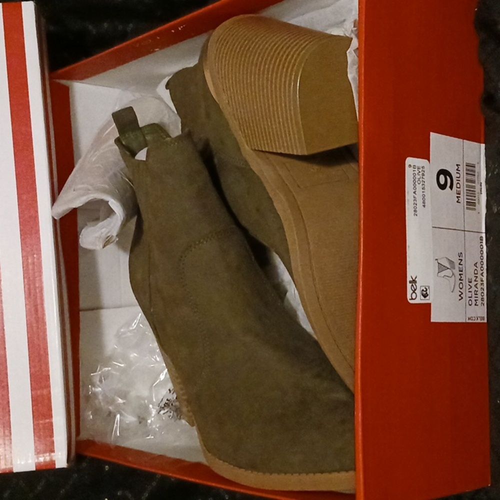 Crown & Ivory Boots